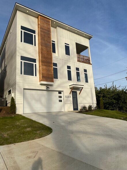Primary Photo - 3220 Alpine Ave