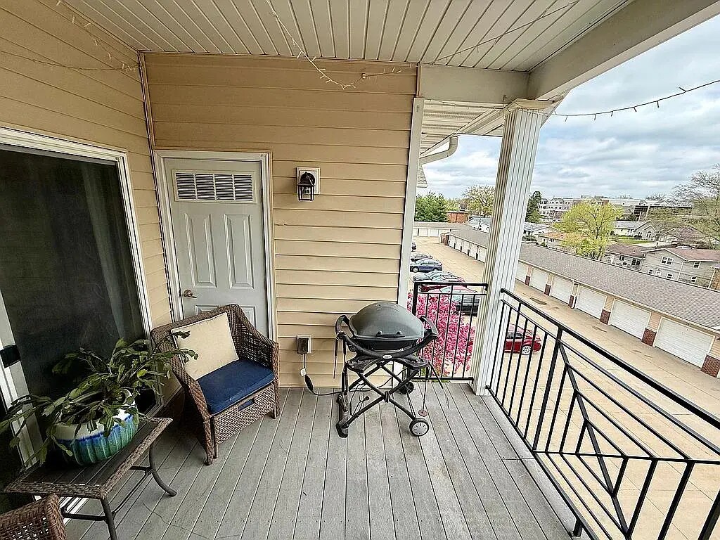 Building Photo - 636 Grandview Ct