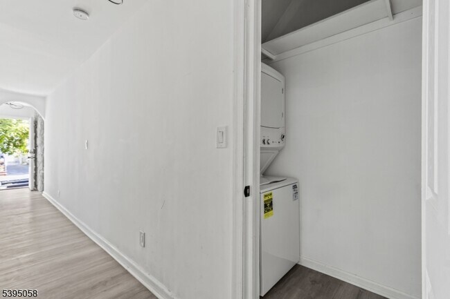 Building Photo - 205 N 16th St