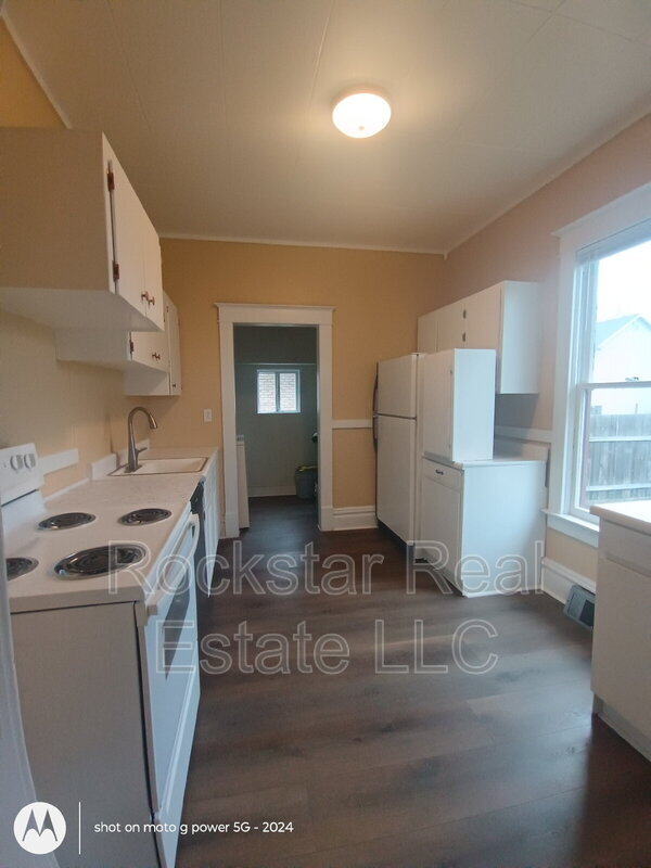 Building Photo - 519 E Ermina Ave