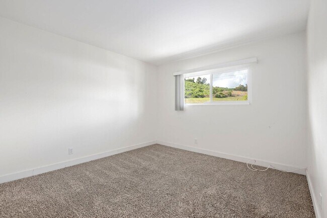 Building Photo - Updated 4BD/2BA Goleta Condo | Pool Access | Near UCSB | Easy Highway 101 Access