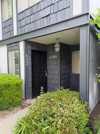 Building Photo - Beautiful 2 Bedroom and 2.5 Bathroom Condo $1,775.00