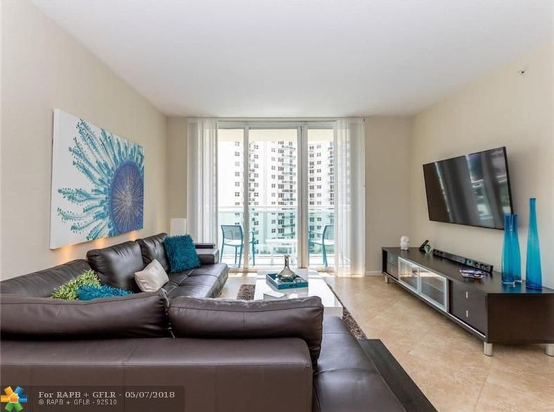 Building Photo - 3000 S Ocean Dr