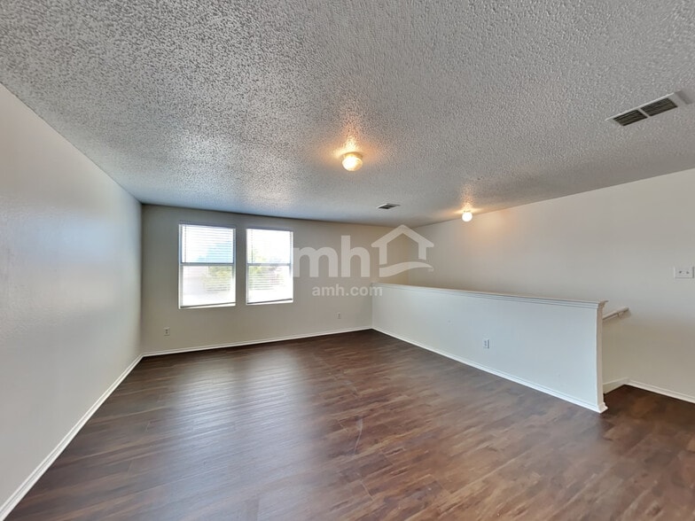 Building Photo - 14847 Canyon Ridge Dr