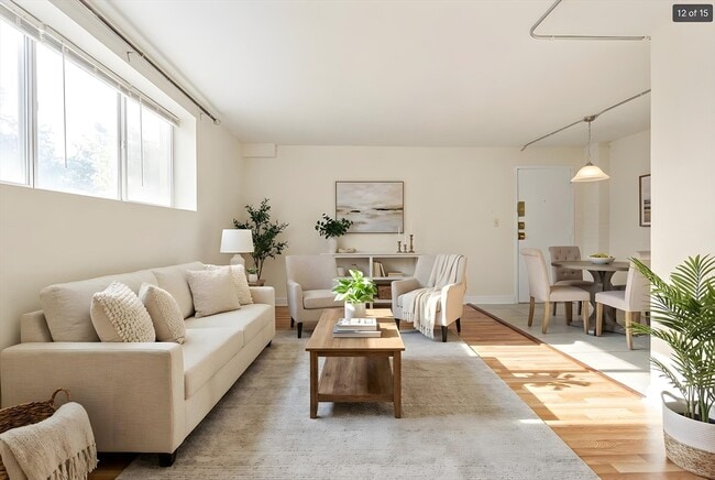 Building Photo - 120 Bradlee St