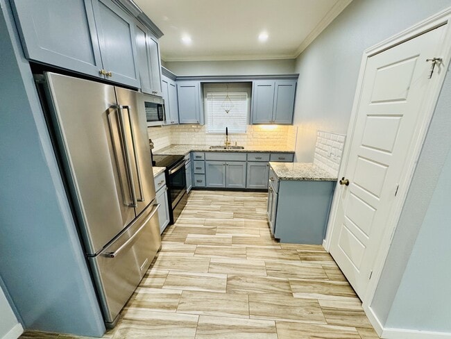 Building Photo - 2262 Hughey Dr
