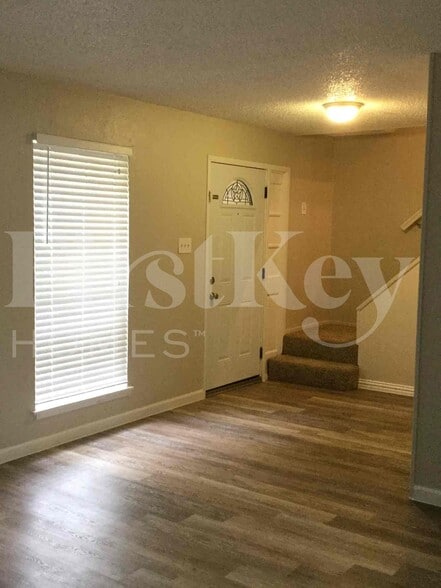 Building Photo - 3900 Brookgate Ct