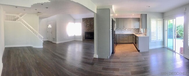 Building Photo - 2096 Northshore Dr