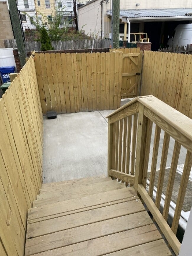 Building Photo - 3908 Claremont St