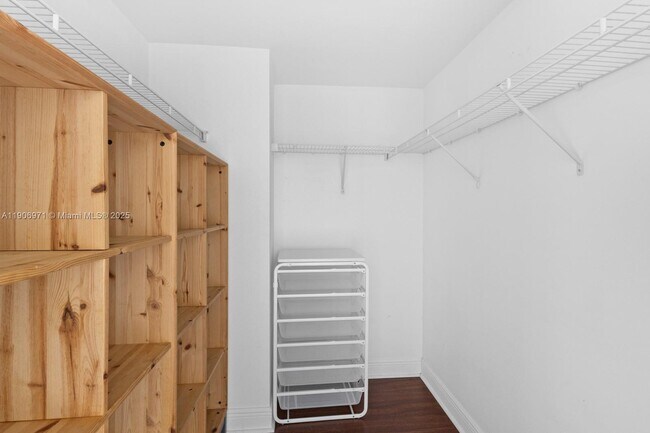 Building Photo - 1250 S Miami Ave