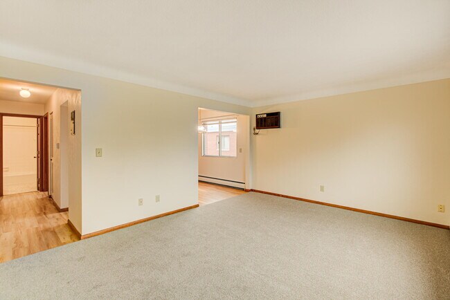 Building Photo - 1890 Lexington Ave N