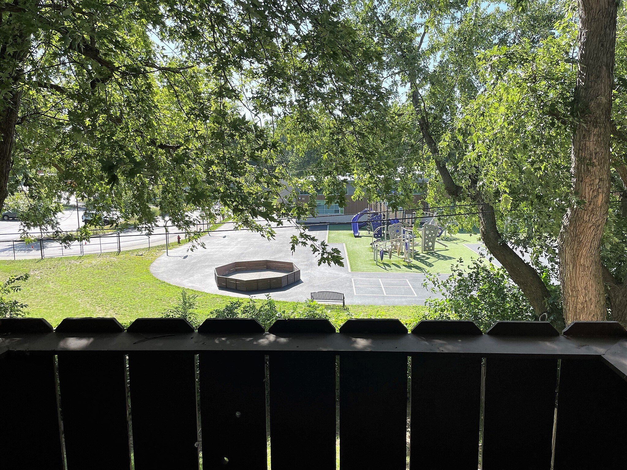 Balcony - 6216 Robinson St
