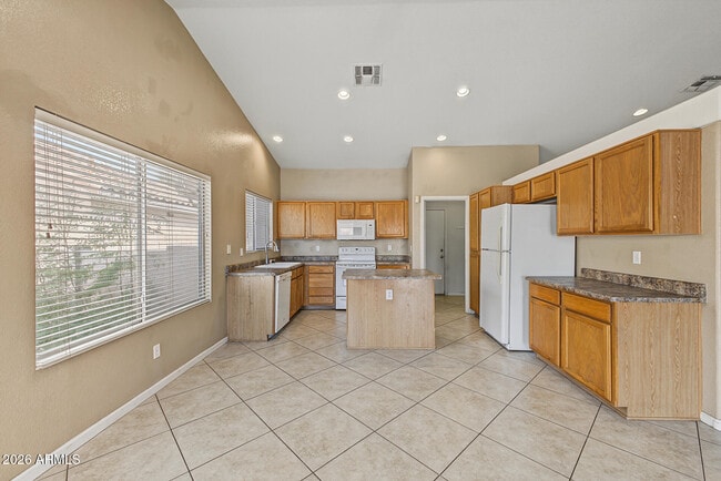 Building Photo - 4008 W Bloomfield Rd