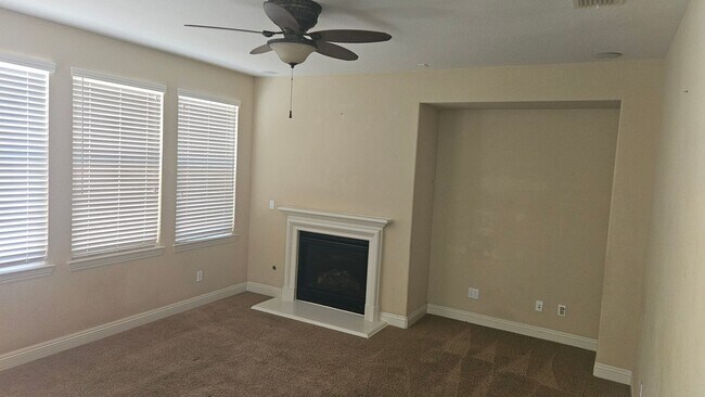 Building Photo - Four Bedroom Home Available!