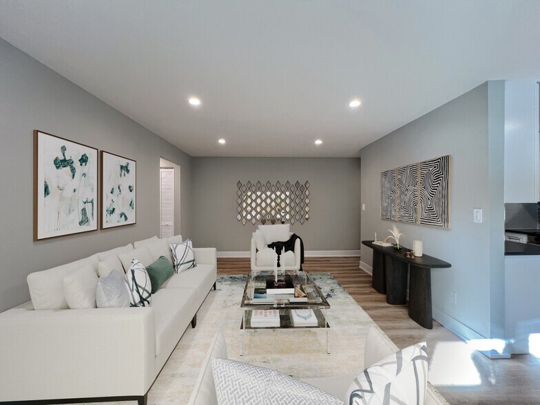 Building Photo - 530 W Aldine Ave