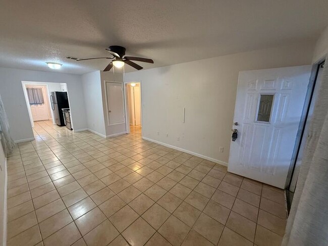 Building Photo - Gulf Breeze - Greenbriar Estates - 2 bedroom, 1 bathroom