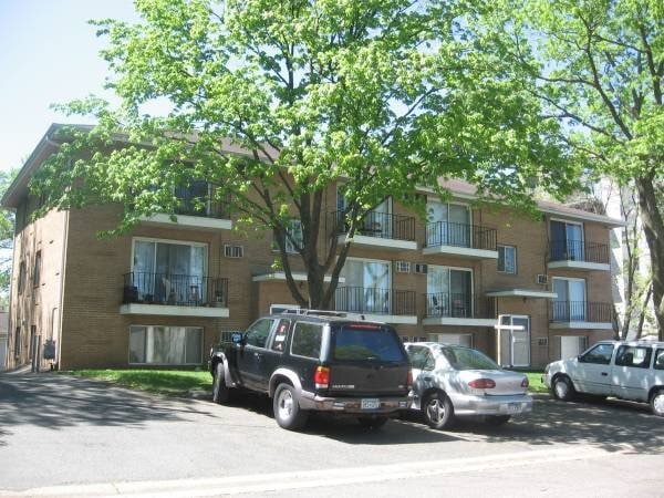 Building Photo - 1321 Division St