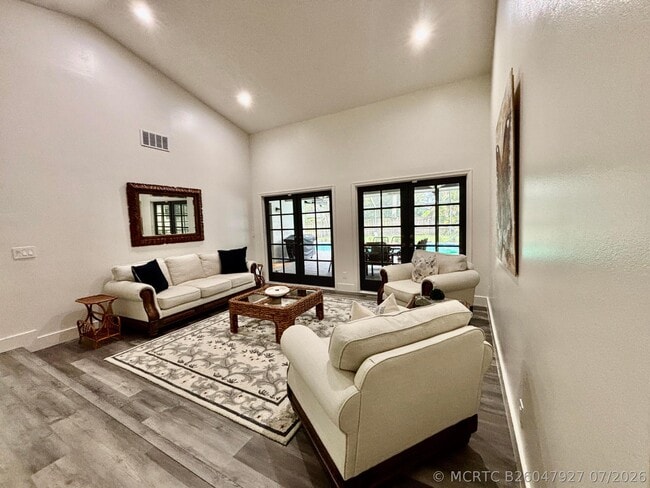 Building Photo - 325 Knotty Wood Ln