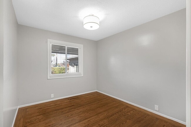 Building Photo - Spacious 4BR/3BA Home in Top-Rated School District!