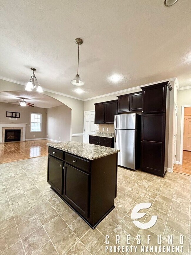 Building Photo - 15-20 Minutes from Fort Bragg and Cape Fear Valley! 4 Bed, 2.5 Bath AVAILABLE FOR MOVE IN NOW!