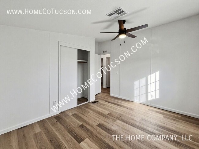 Building Photo - 9950 N El Uno Minor