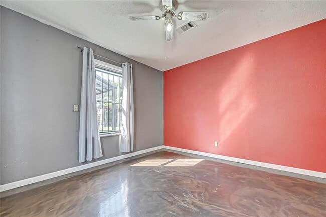 Building Photo - 8414 Flintridge Dr