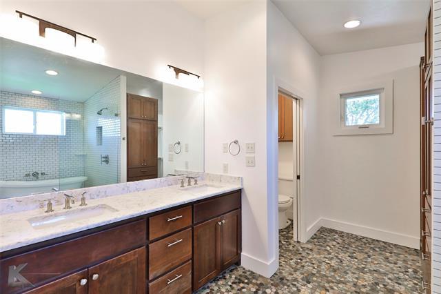 Building Photo - 3802 Carrera Ln