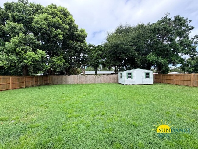 Building Photo - 48 Poulton Dr NW