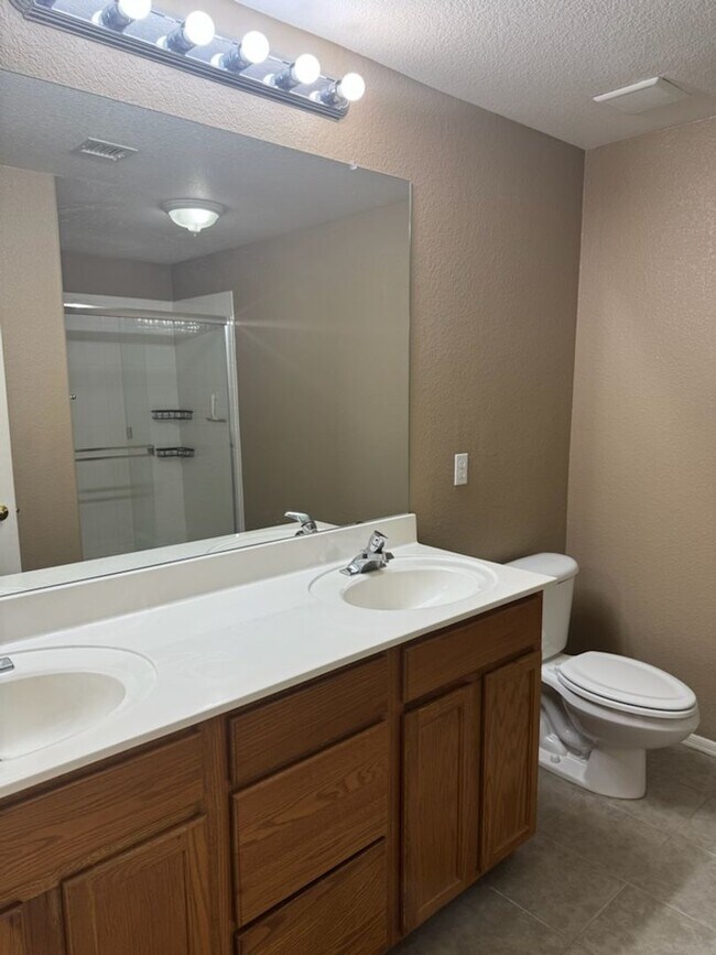 Building Photo - 2 bedroom Mesa Condo rental