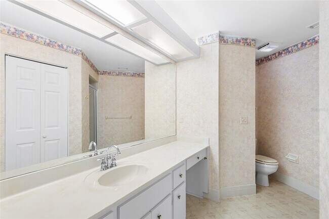 Building Photo - Oak Run Home For Rent!