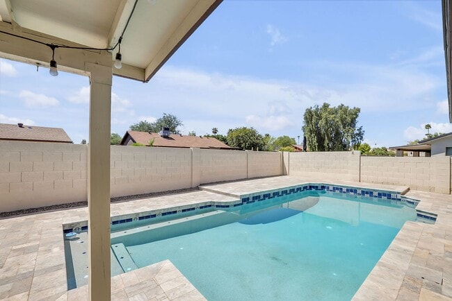 Building Photo - Beautiful Chandler home!