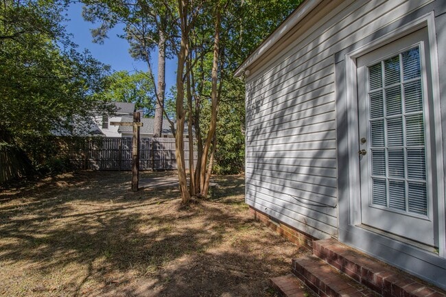 Building Photo - Historic Charm Meets Modern Living in Olympia – Walk to Williams-Brice Stadium!