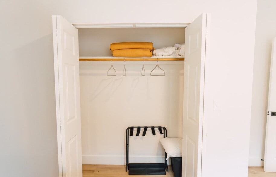 Building Photo - 215 Kerr Ave