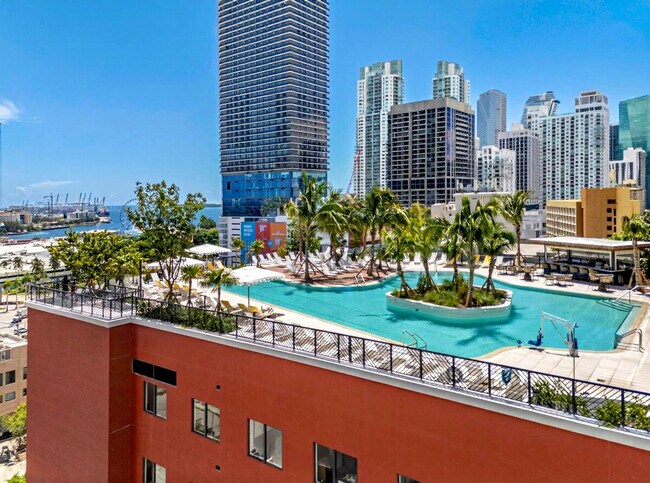 Building Photo - 125 NE 6th St