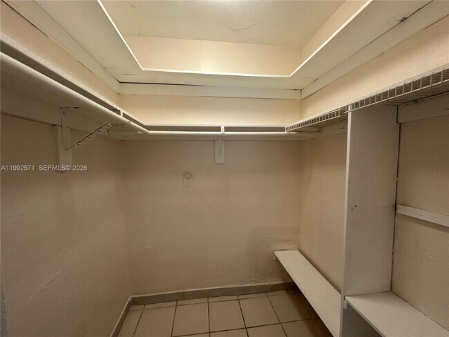 Building Photo - 1008 NW 45th Ave