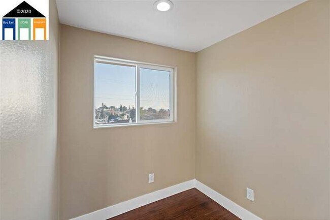 Building Photo - 2211 42nd Ave