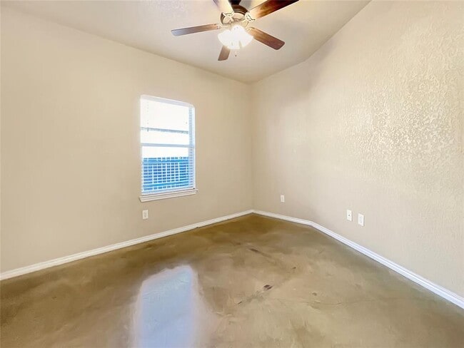 Building Photo - 256 Rosalie Dr