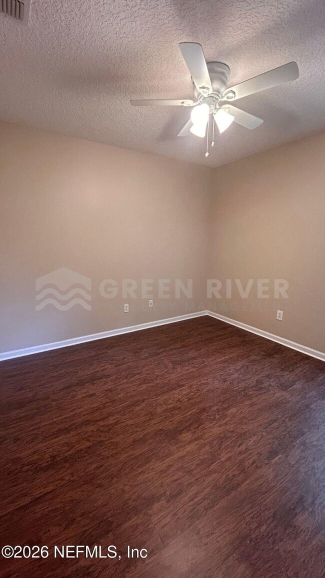 Building Photo - 2522 Willow Creek Dr