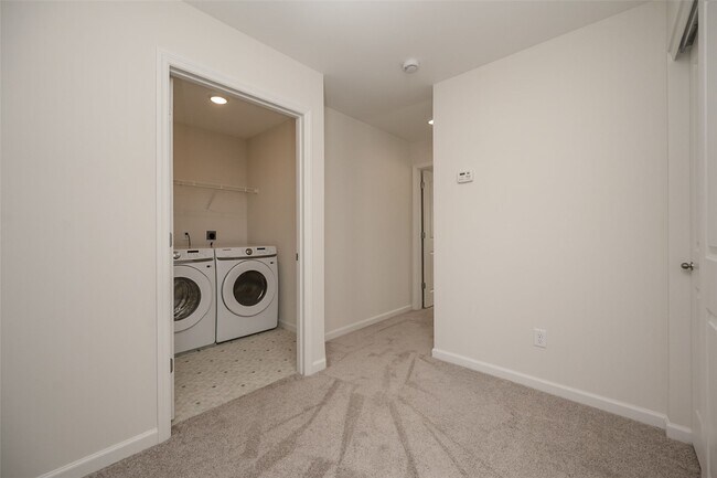 Building Photo - 30 Pheasant Ln