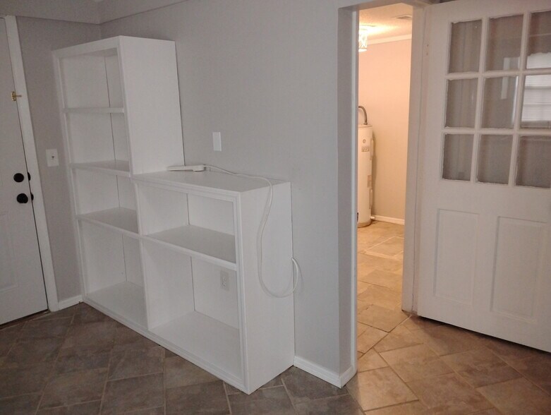 Building Photo - 465 Naugher Rd