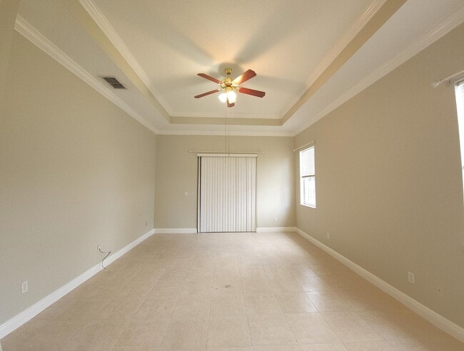 Building Photo - 414 SW Cherryhill Rd