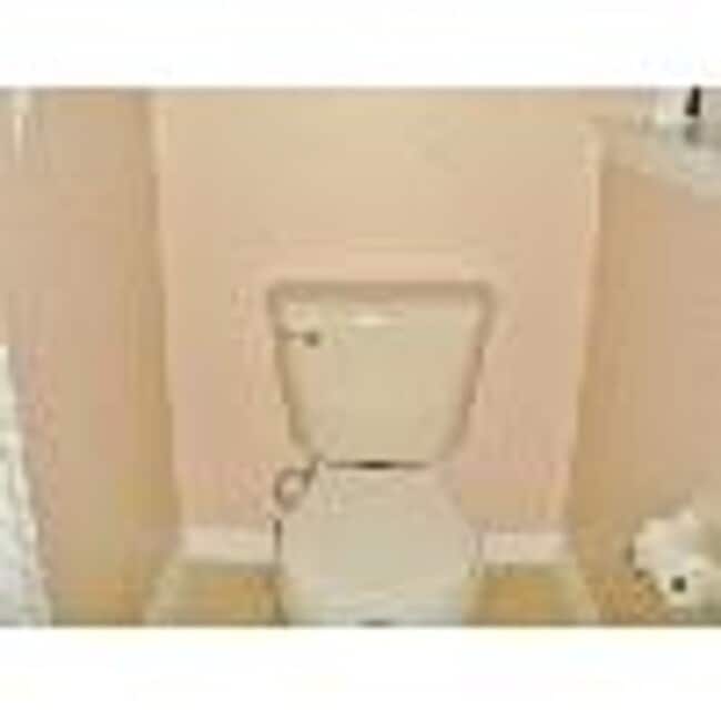 Building Photo - Inviting 3 Bedroom, 2 Bath Home in Desirab...