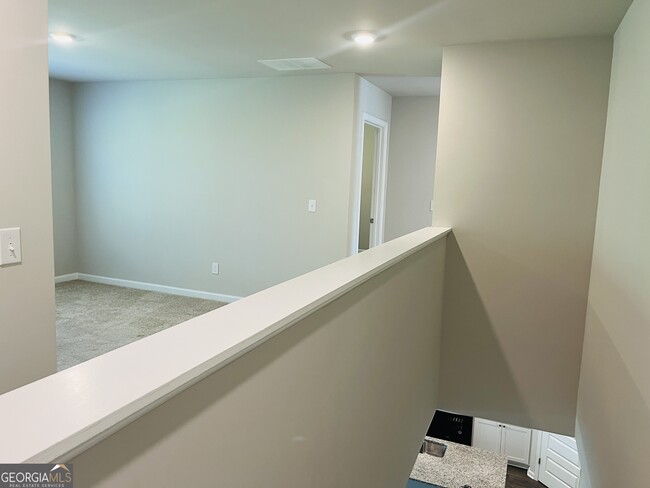 Building Photo - 138 Silver Birch Pass