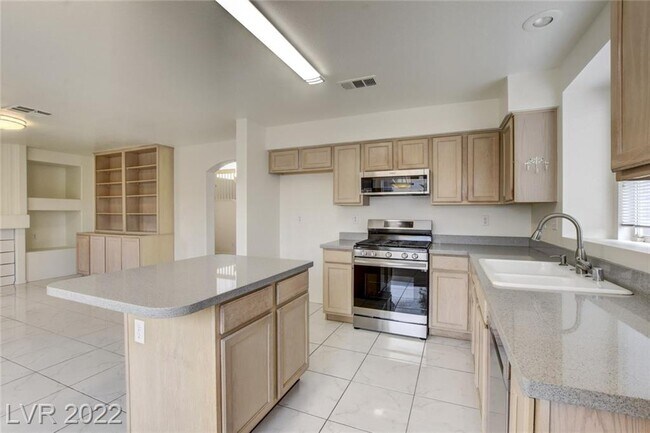 Building Photo - 8366 Drop Camp St