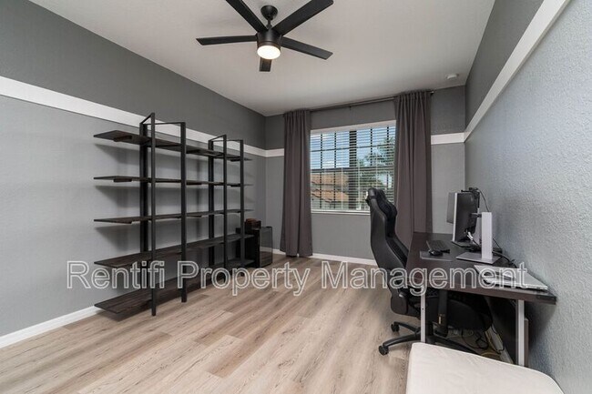Building Photo - 12035 Hawthorn Lake Dr