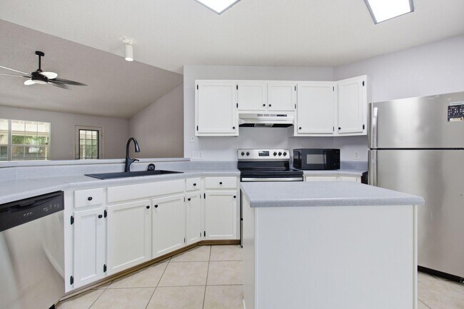 Building Photo - 5135 Whitehurst Ln