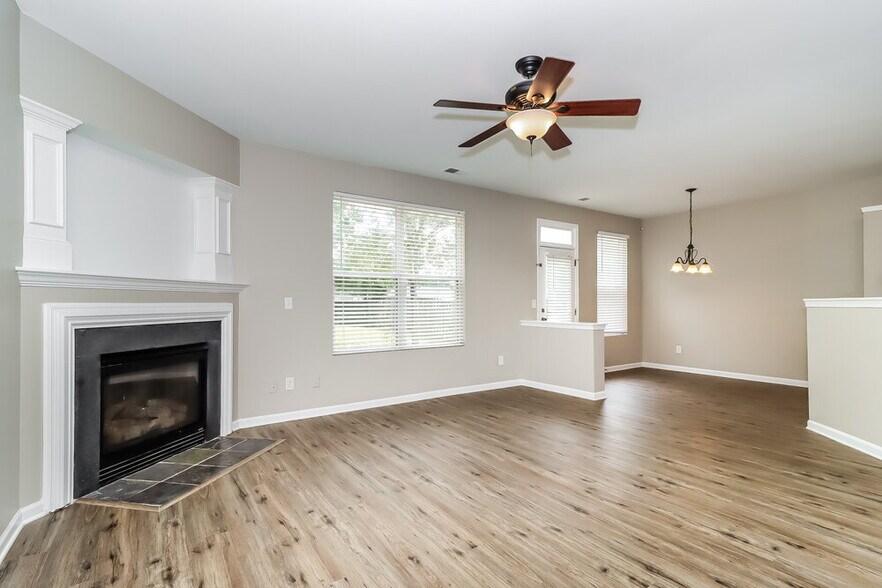 Building Photo - 7034 Advocator Ln