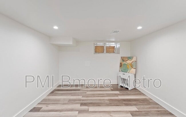 Building Photo - 2329 E Madison St