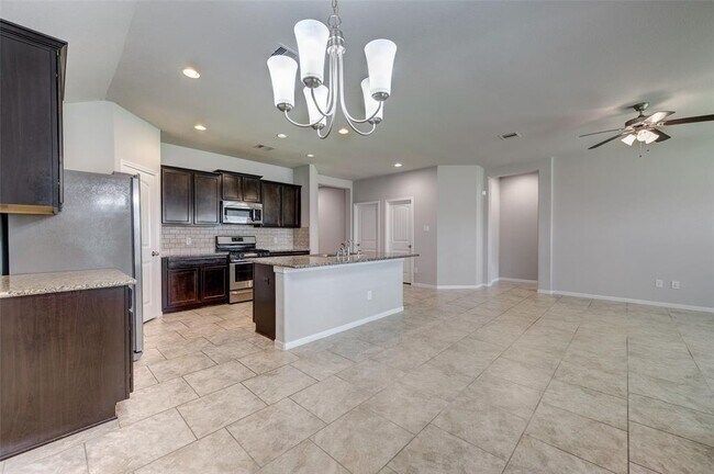 Building Photo - 3006 Dripping Springs Ct