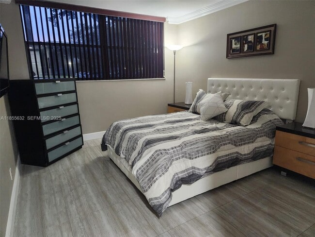 Building Photo - 16251 Golf Club Rd